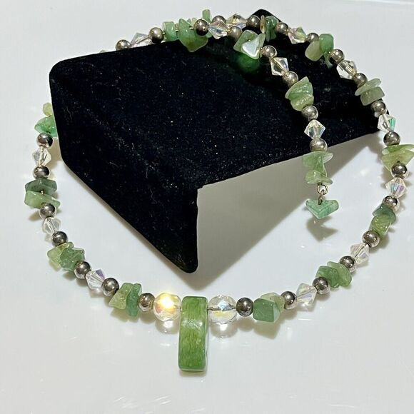 Beautiful VTG Hydrogrossular Garnet Chip Crystal Sterling Choker Necklace Boho - Picture 6 of 11